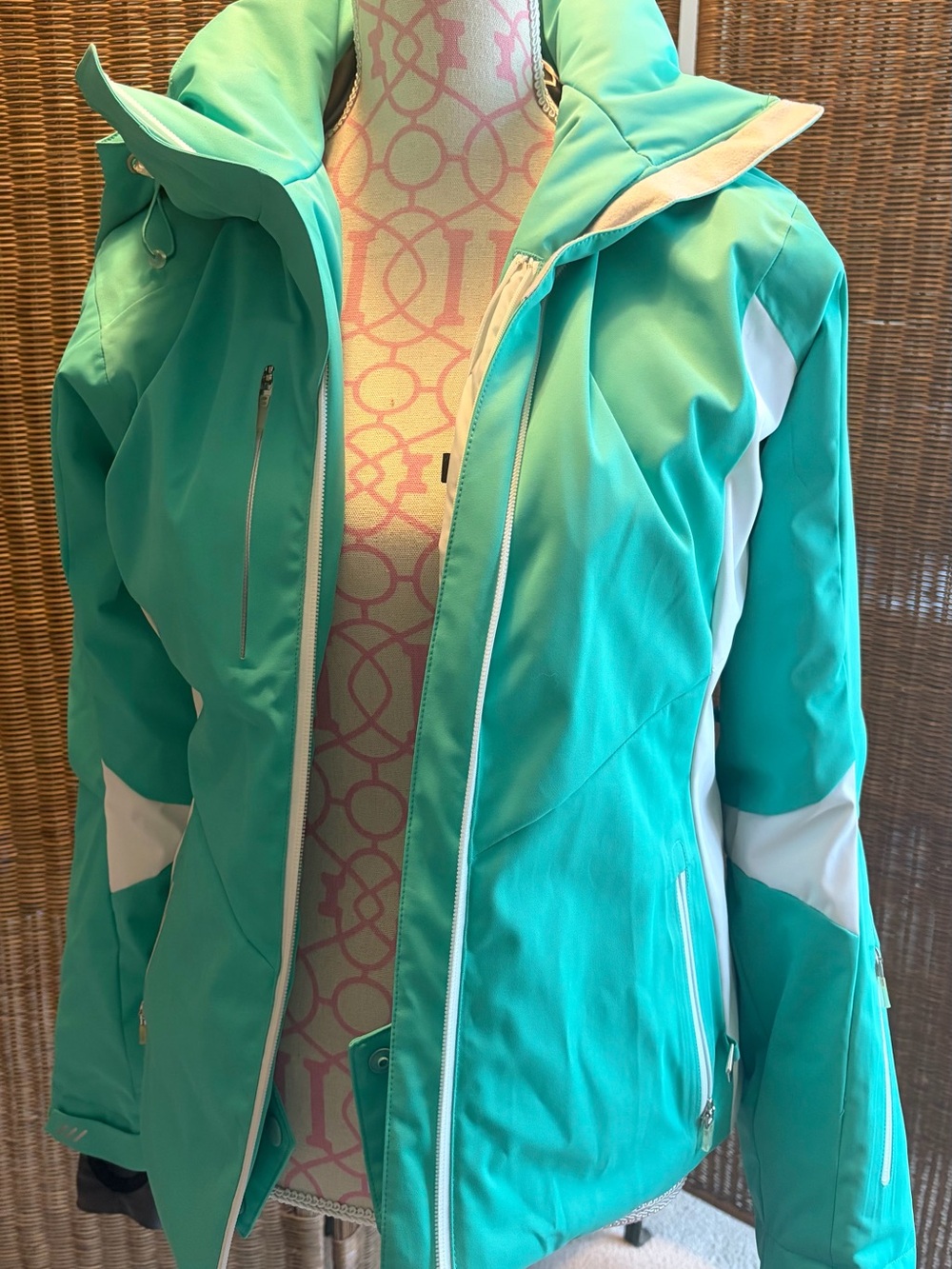 Nils women’s ski jacket mint green excellent condition